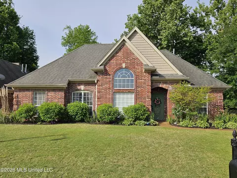 105 Mckinzie Cv, Hernando, MS 38632
