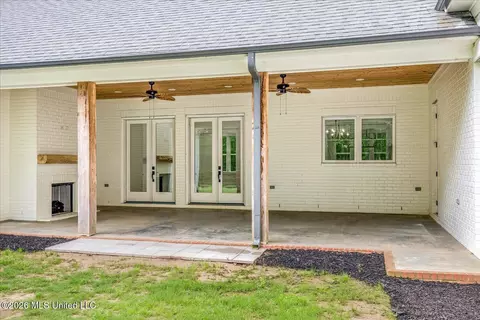 Exterior - 175 Fulmer Rd #B, Como, MS 38619 photo 4 of 8