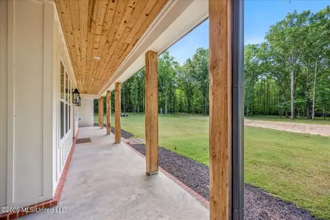 Exterior - 175 Fulmer Rd #B, Como, MS 38619 photo 3 of 8