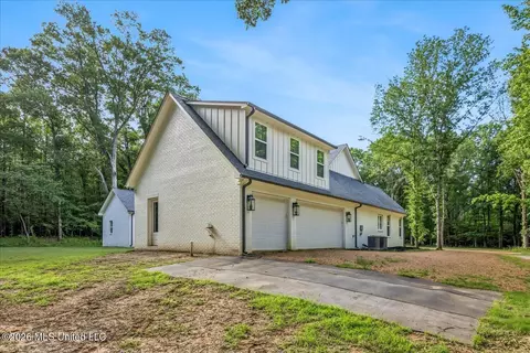 Exterior - 175 Fulmer Rd #B, Como, MS 38619 photo 5 of 8