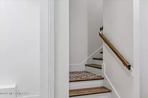 Entry Way - 175 Fulmer Rd #B, Como, MS 38619 photo 4 of 5