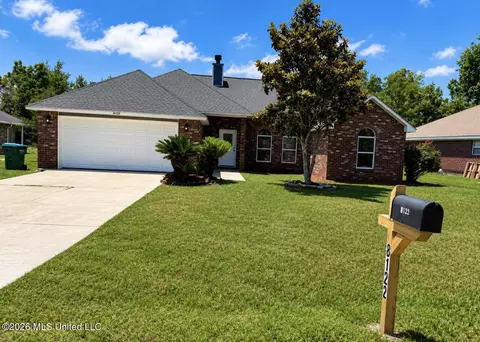8122 Longwood Dr, Gautier, MS 39553