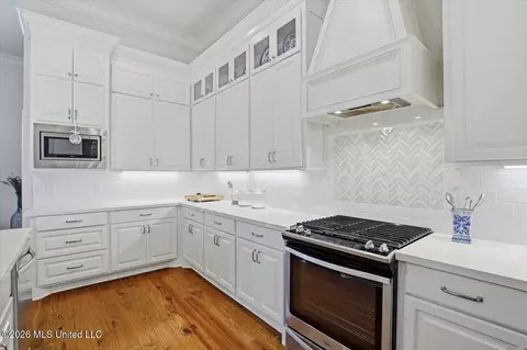 Kitchen - 414 Emerald Trl, Brandon, MS 39047 photo 4 of 4