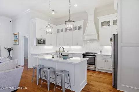 Kitchen - 414 Emerald Trl, Brandon, MS 39047 photo 1 of 4