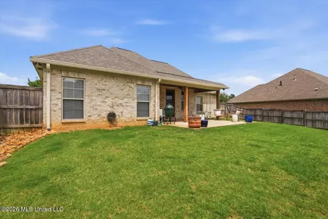 Exterior - 414 Emerald Trl, Brandon, MS 39047 photo 9 of 11