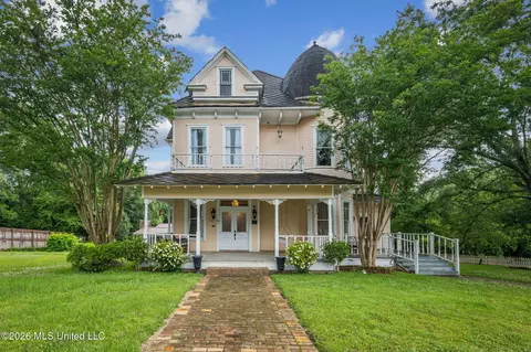 102 W Myrtle St, Magnolia, MS 39652