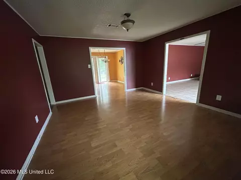 2074 Trailwood Dr, Biloxi, MS 39532