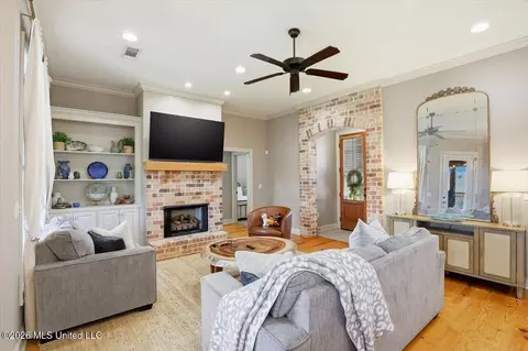 Living - 135 Grace Dr, Flowood, MS 39232 photo 2 of 2
