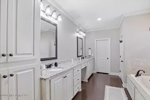 Entry Way - 135 Grace Dr, Flowood, MS 39232 photo 3 of 5