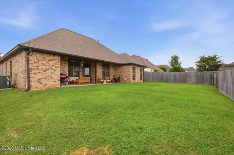 Exterior - 135 Grace Dr, Flowood, MS 39232 photo 6 of 7
