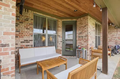 Exterior - 135 Grace Dr, Flowood, MS 39232 photo 5 of 7