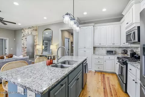 Kitchen - 135 Grace Dr, Flowood, MS 39232 photo 4 of 6