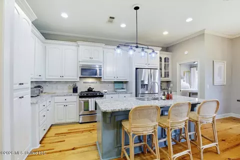 Kitchen - 135 Grace Dr, Flowood, MS 39232 photo 2 of 6