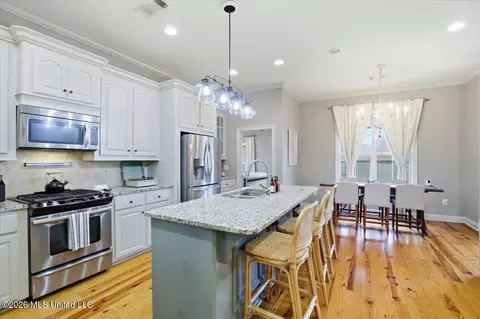 Kitchen - 135 Grace Dr, Flowood, MS 39232 photo 3 of 6