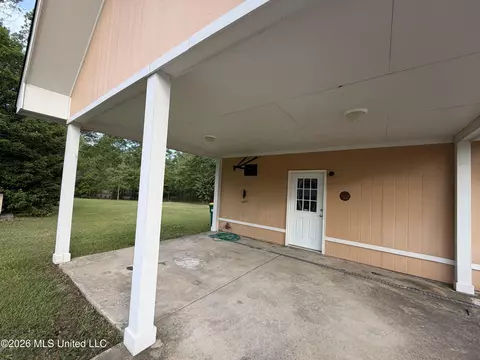 Exterior - 6902 Tanner Williams Rd, Lucedale, MS 39452 photo 5 of 8