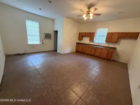 Living - 6902 Tanner Williams Rd, Lucedale, MS 39452 photo 8 of 10