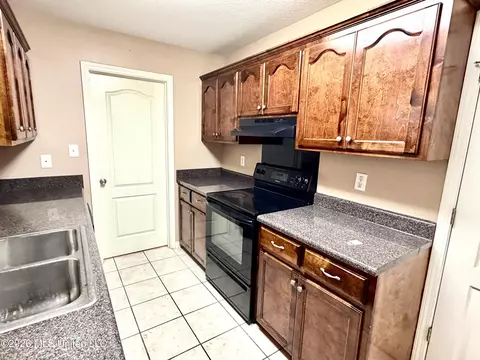 Kitchen - 6902 Tanner Williams Rd, Lucedale, MS 39452 photo 2 of 8
