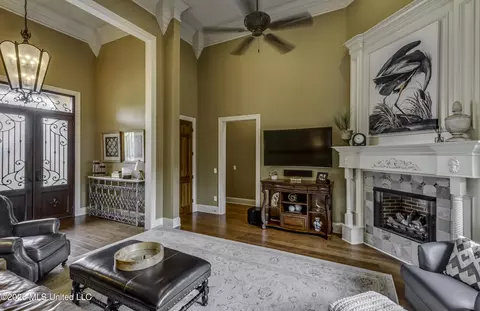 Living - 505 Jasper Cir, Flowood, MS 39232 photo 1 of 3