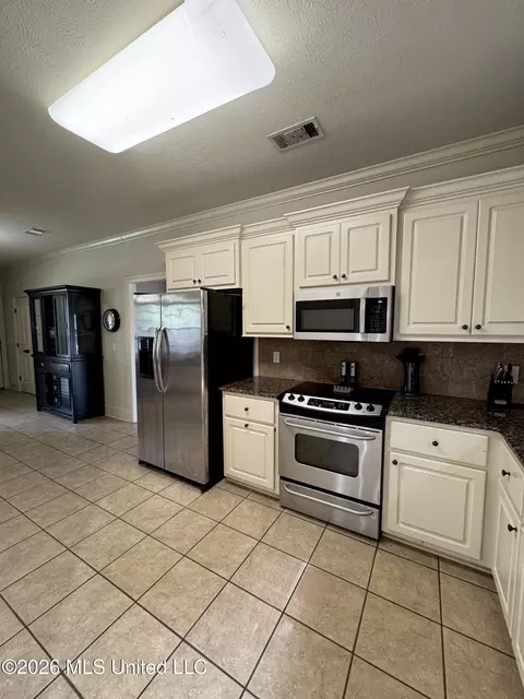 Kitchen - 110 Copper Ridge Ct, Madison, MS 39110 photo 4 of 4