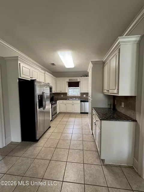 Kitchen - 110 Copper Ridge Ct, Madison, MS 39110 photo 2 of 4