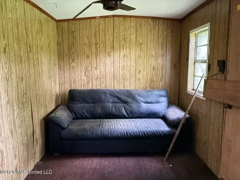 Living - 422 Powell St, Brookhaven, MS 39601 photo 2 of 2