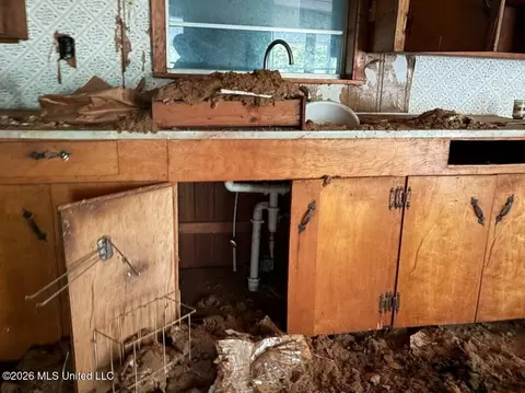 Kitchen - 422 Powell St, Brookhaven, MS 39601 photo 2 of 2
