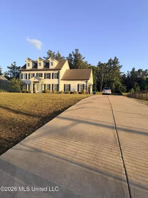 1603 Johnston Rd, Hernando, MS 38632