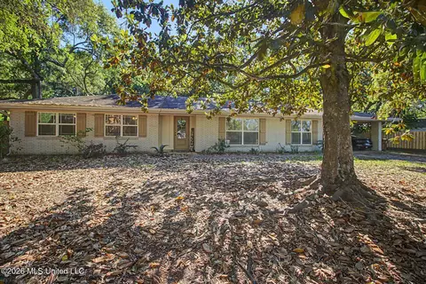 427 Christi Ln, Biloxi, MS 39531