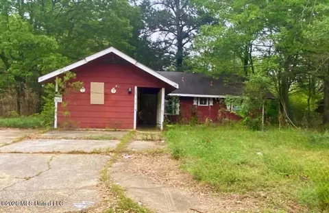 340 Queen Theresa Ln, Jackson, MS 39209
