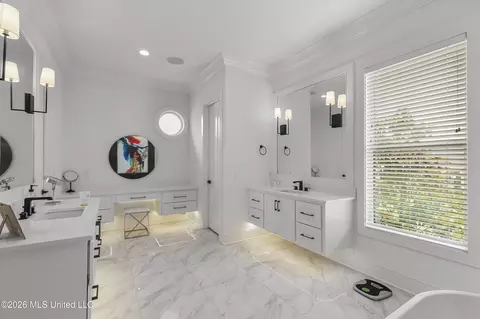 Bath - 140 Herons Bay Cir, Madison, MS 39110 photo 2 of 8