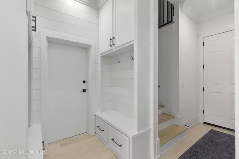 Entry Way - 140 Herons Bay Cir, Madison, MS 39110 photo 3 of 5