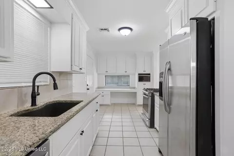 Kitchen - 1735 Wilhurst St, Jackson, MS 39211 photo 2 of 3