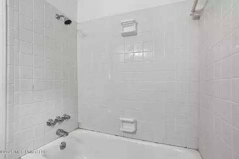 Bath - 1735 Wilhurst St, Jackson, MS 39211 photo 4 of 4