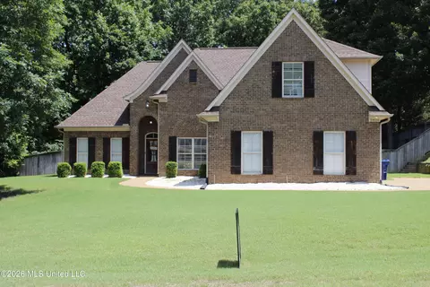 3426 Westwind Dr, Nesbit, MS 38651