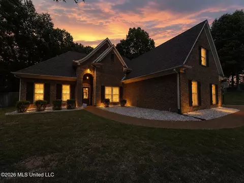 3426 Westwind Dr, Nesbit, MS 38651