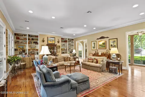 Living - 27 Provence Blvd, Madison, MS 39110 photo 4 of 6