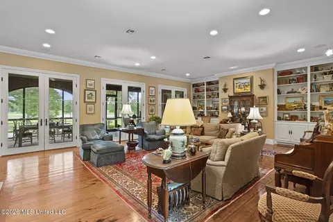 Living - 27 Provence Blvd, Madison, MS 39110 photo 2 of 6