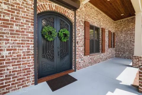 1584 Lucius St, Biloxi, MS 39532