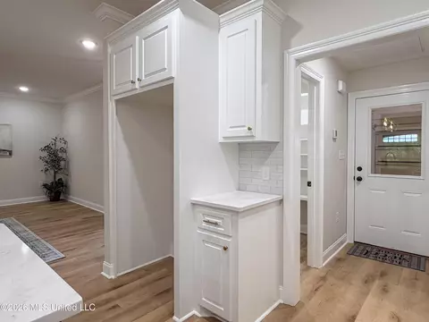 Entry Way - 60 Meadow Breeze Rd, Sumrall, MS 39482 photo 3 of 5