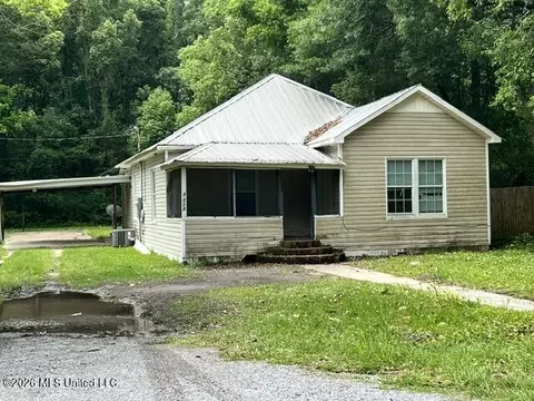 7112 Grierson St, Moss Point, MS 39563