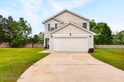 2020 Magazine St, Ocean Springs, MS 39564