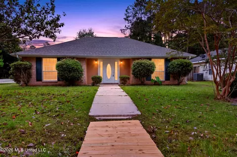 83161 Lola Dr, Diamondhead, MS 39525