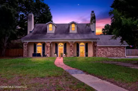 114 Linnet Dr, Ocean Springs, MS 39564