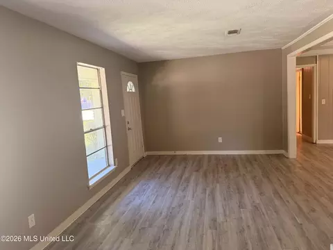 Living - 2229 Scanlon Dr, Jackson, MS 39204 photo 1 of 3