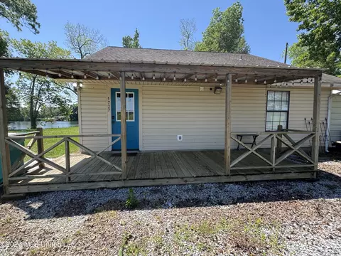 1727 Church Rd, Jonesville, LA 71343