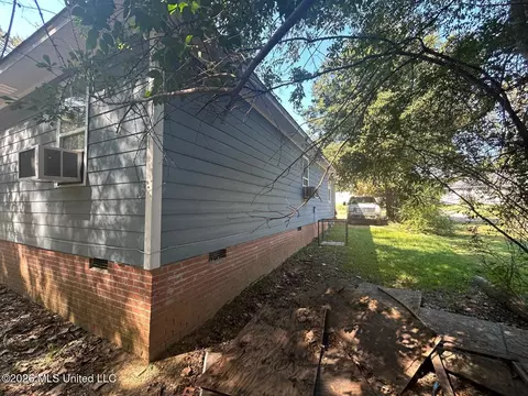 621 Chestnut St, Jackson, MS 39204 photo 3