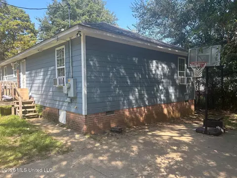 621 Chestnut St, Jackson, MS 39204 photo 4