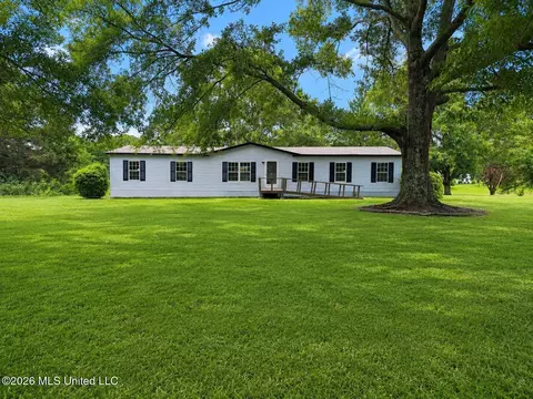 1035 Jasper Ln, Crystal Springs, MS 39059