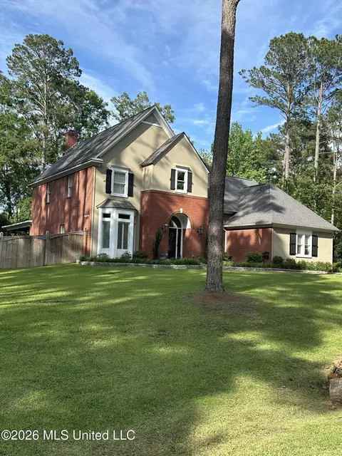 801 Woodland Pine St, Flowood, MS 39232