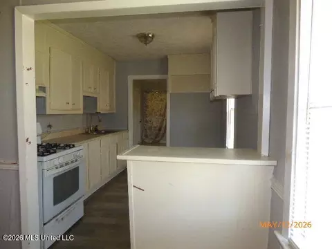 Kitchen - 427 College St, Natchez, MS 39120 photo 1 of 1
